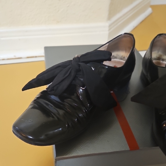 Prada Glossy Black Lace-Up Shoes - Picture 7 of 13